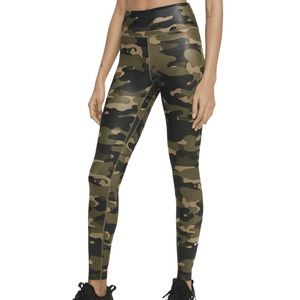 Nike Women’s Dri FIT One Mid-Rise Camo Leggings XXL NEW